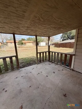 $1,600 | 127 Hillcrest Drive, Luling, TX 78648