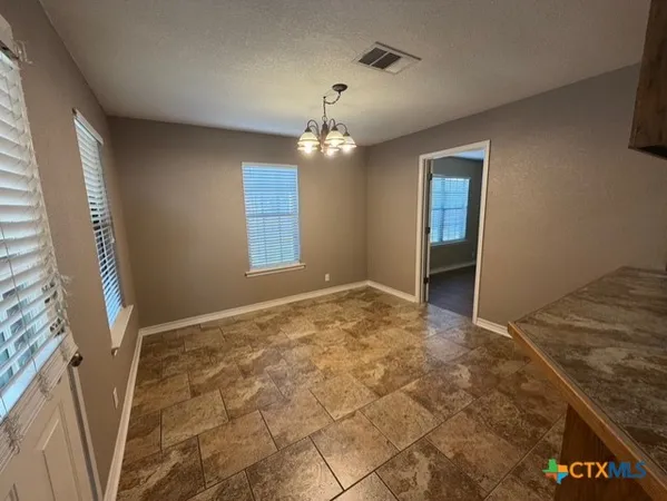$1,600 | 127 Hillcrest Drive, Luling, TX 78648