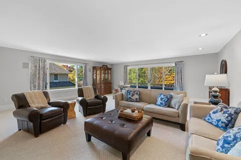 $1,187,500 | 75 Country Club Way, Ipswich, MA 01938