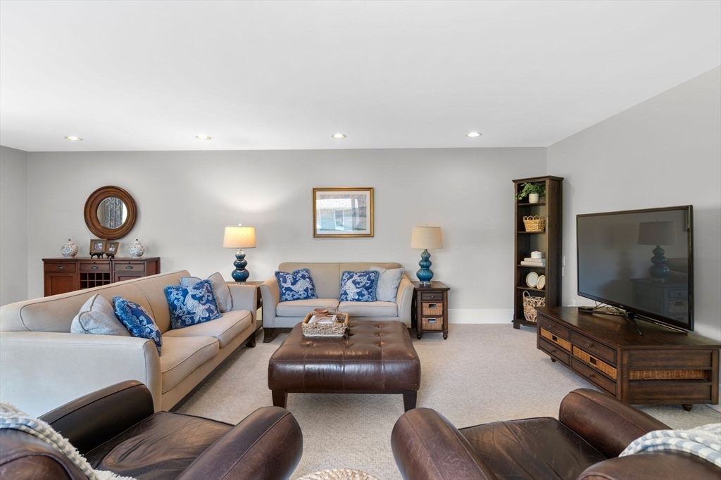 75 Country Club Way Ipswich, MA 01938 - Photo 8 of 42