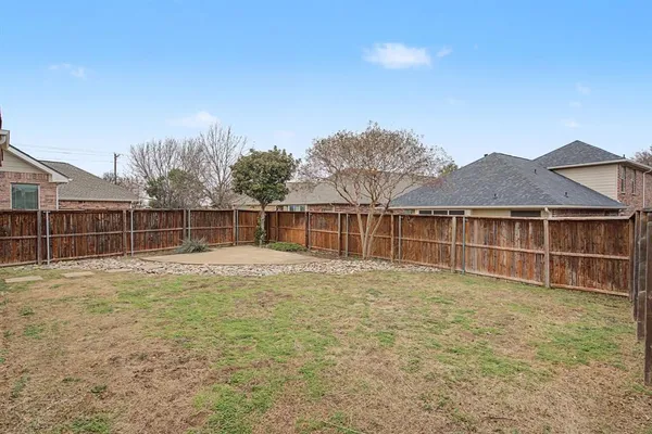 $2,300 | 360 Conroe Circle, Argyle, TX 76226