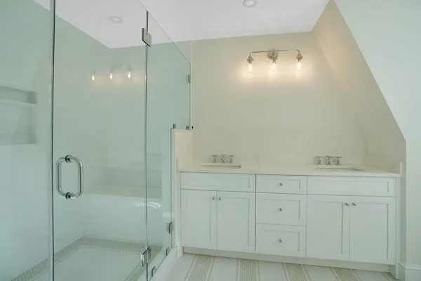 $4,900,000 | 23 Pinehurst Road, Edgartown, MA 02539