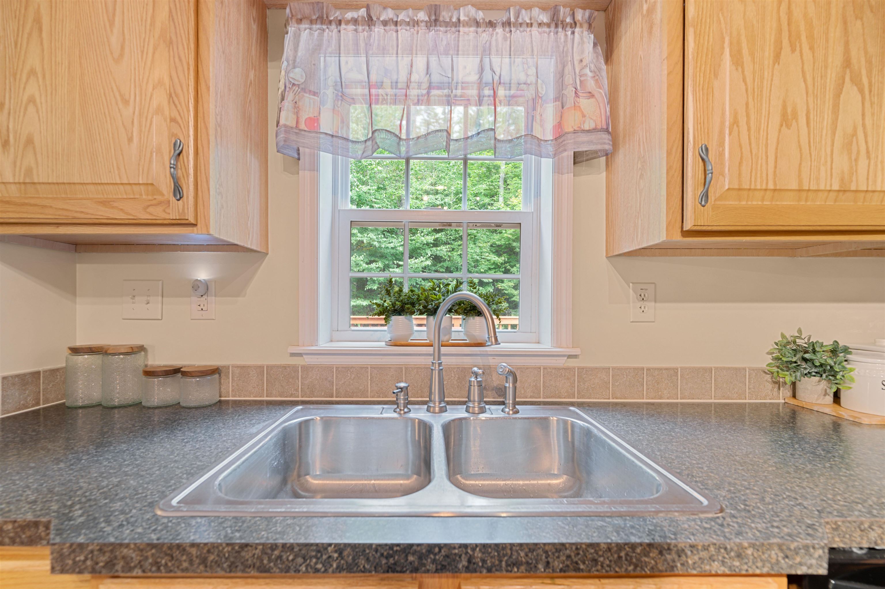 176 Pioneer Road Hinesburg, VT 05461 - Photo 20 of 60 Gallery Image 20