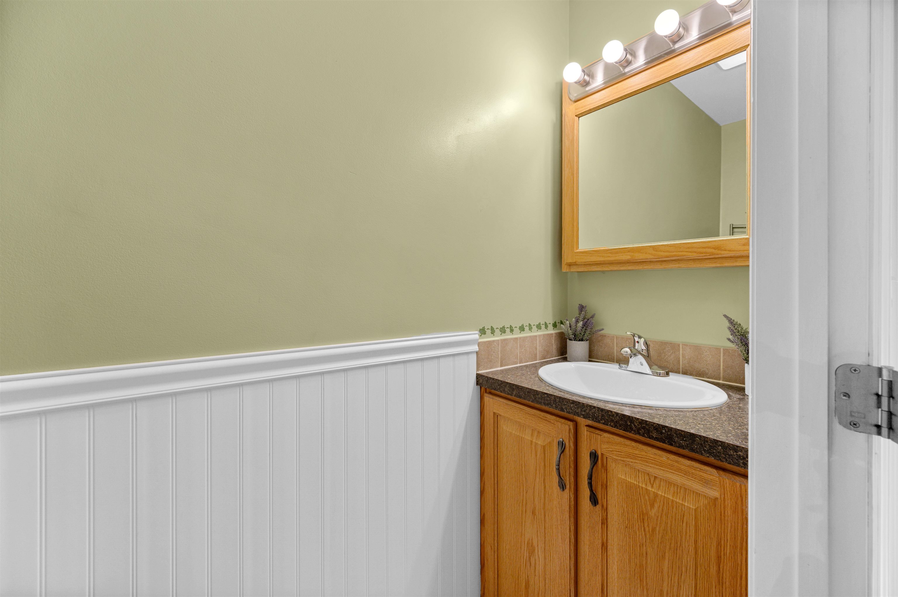 176 Pioneer Road Hinesburg, VT 05461 - Photo 23 of 60 Gallery Image 23