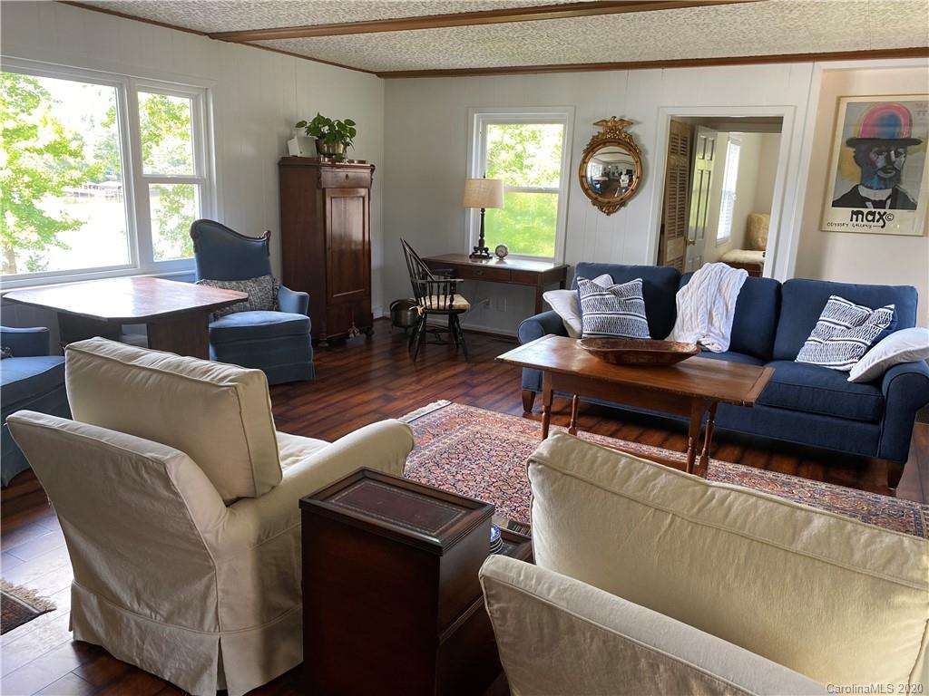 17922 Harbor Road Charlotte, NC 28278 - Photo 2 of 14 Gallery Image 2