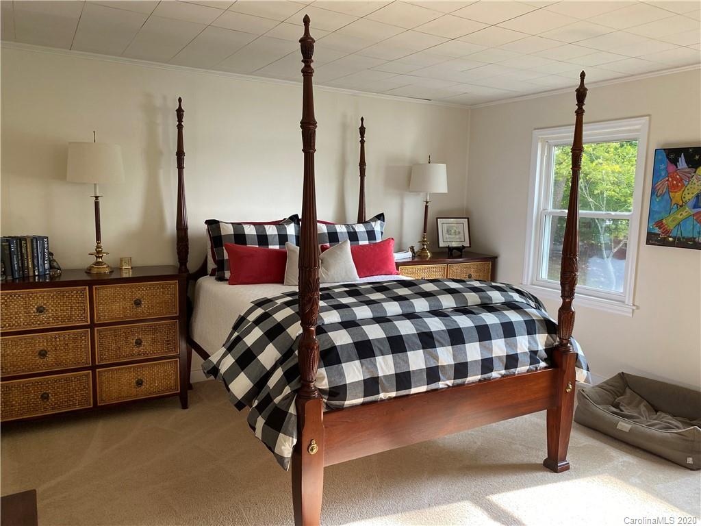 17922 Harbor Road Charlotte, NC 28278 - Photo 3 of 14 Gallery Image 3
