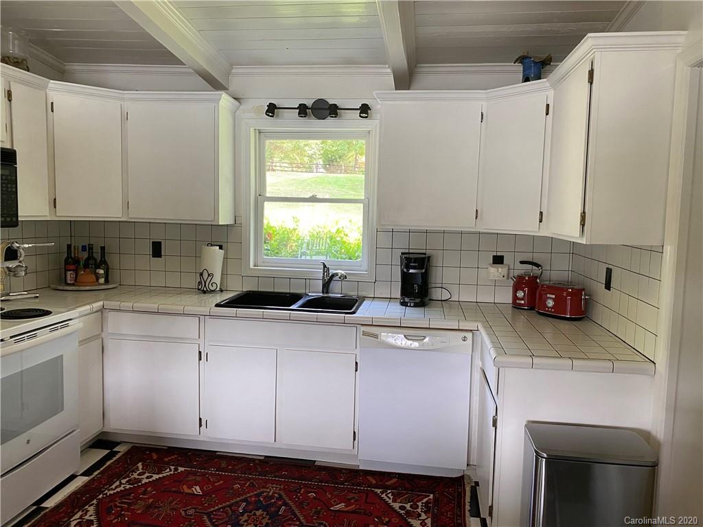 17922 Harbor Road Charlotte, NC 28278 - Photo 5 of 14 Gallery Image 5