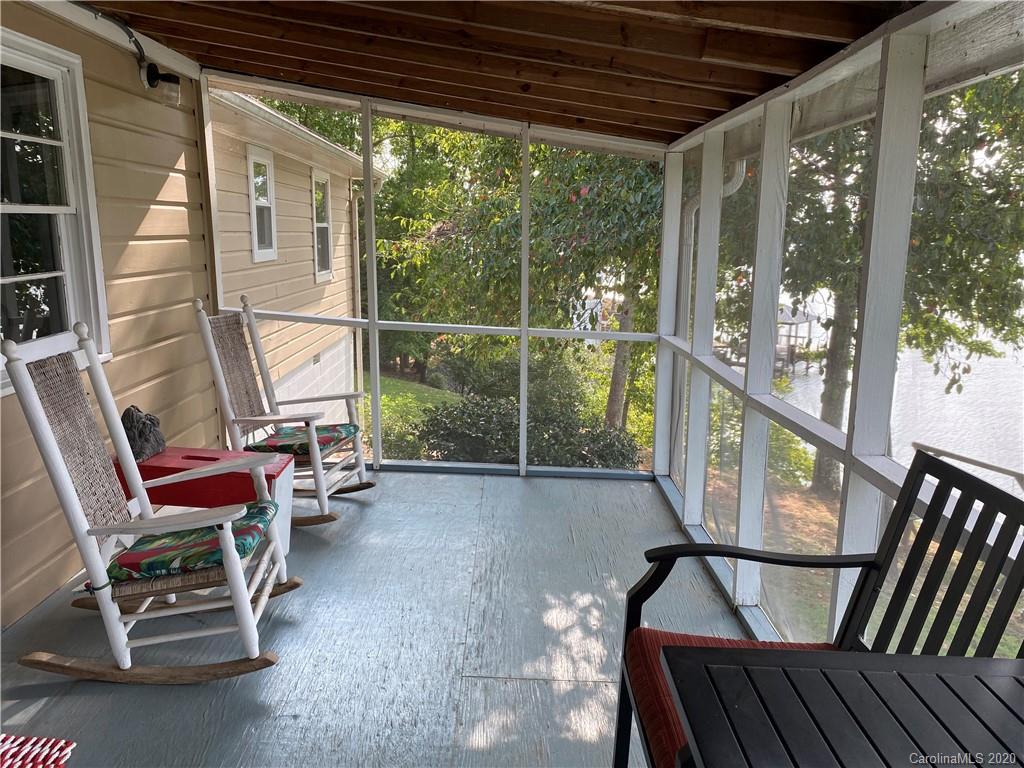 17922 Harbor Road Charlotte, NC 28278 - Photo 6 of 14 Gallery Image 6