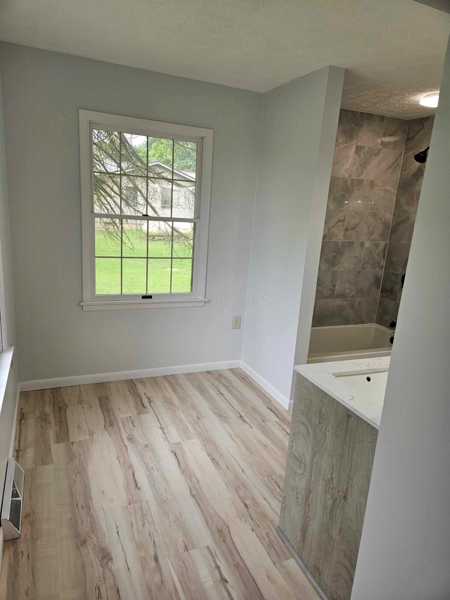 5666 Newark Road Mount Vernon, OH 43050 - Photo 15 of 24 35