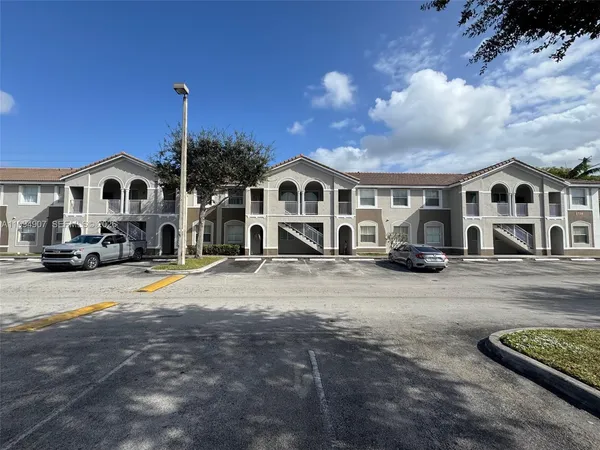 $188,000 | 2731 Southeast 17th Avenue, Unit 207, Homestead, FL 33035