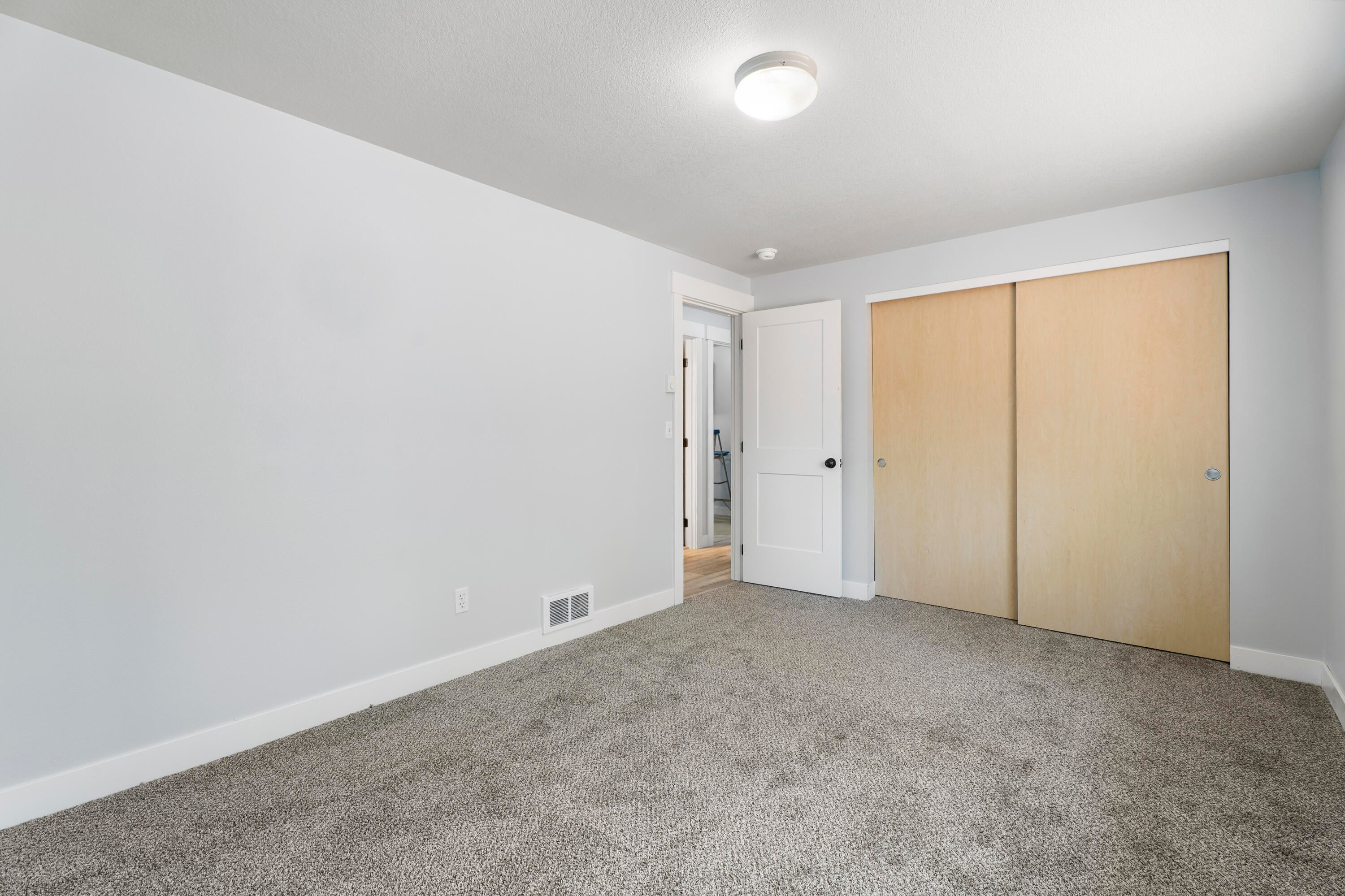51440 Jory Road La Pine, OR 97739 - Photo 19 of 44 018-Bedroom 1