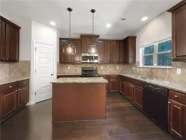 $405,000 | 4034 Villagewood Lane, Ellenwood, GA 30294