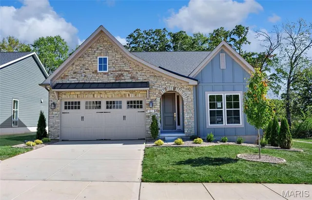 $1,019,928 | 9411 Gates Manor Court, Sunset Hills, MO 63126