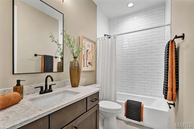 $1,019,928 | 9411 Gates Manor Court, Sunset Hills, MO 63126