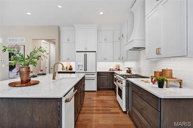 $1,019,928 | 9411 Gates Manor Court, Sunset Hills, MO 63126