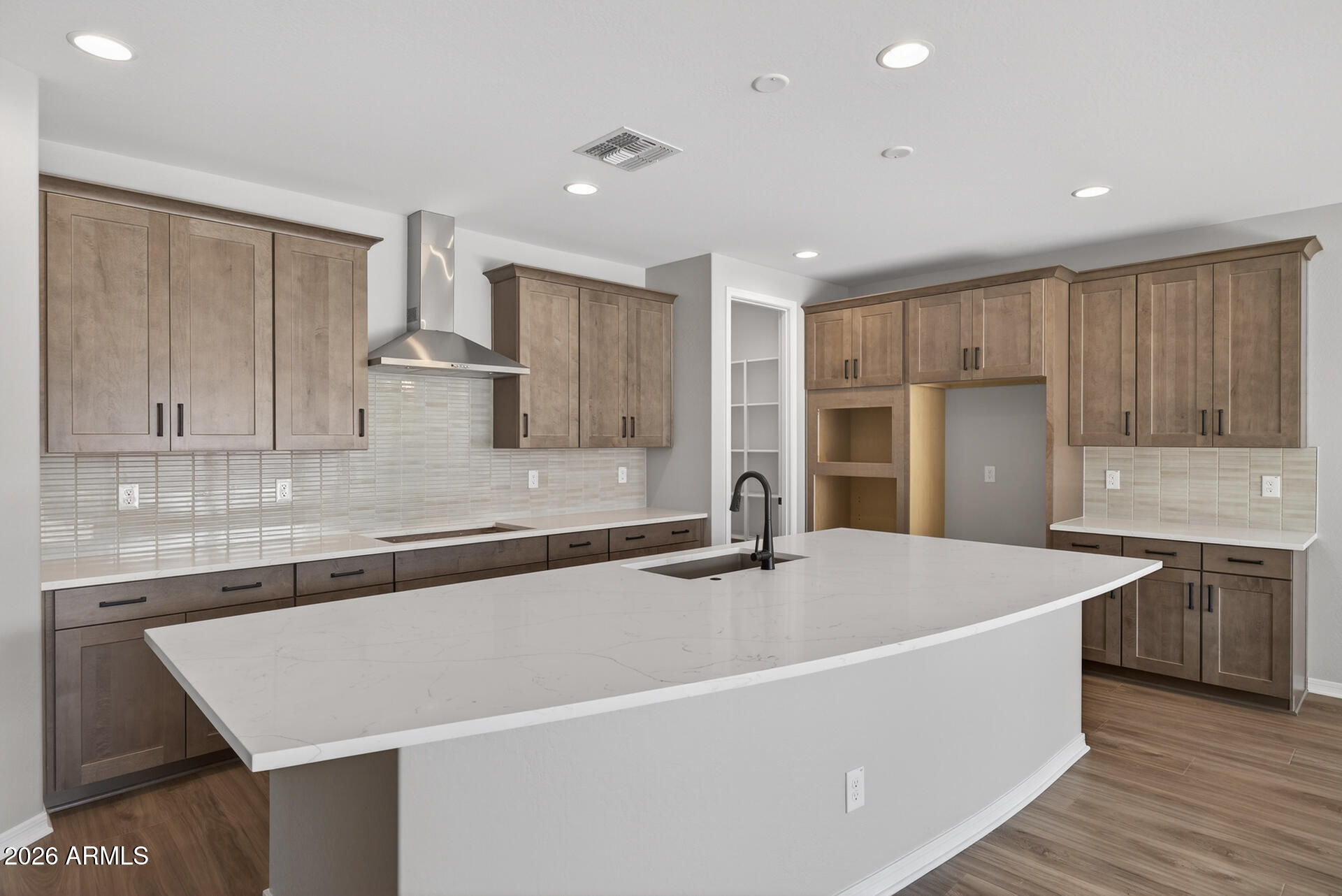 3255 West Molino Road San Tan Valley, AZ 85144 - Photo 7 of 37 7)KITCHEN