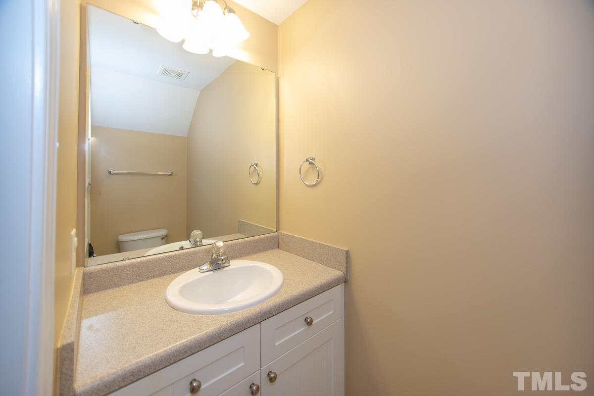 160 Pineland Circle Raleigh, NC 27606 - Photo 16 of 25