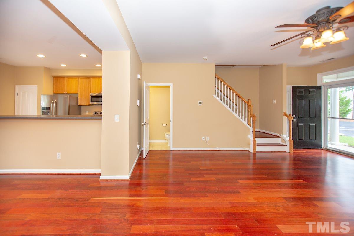 160 Pineland Circle Raleigh, NC 27606 - Photo 3 of 25