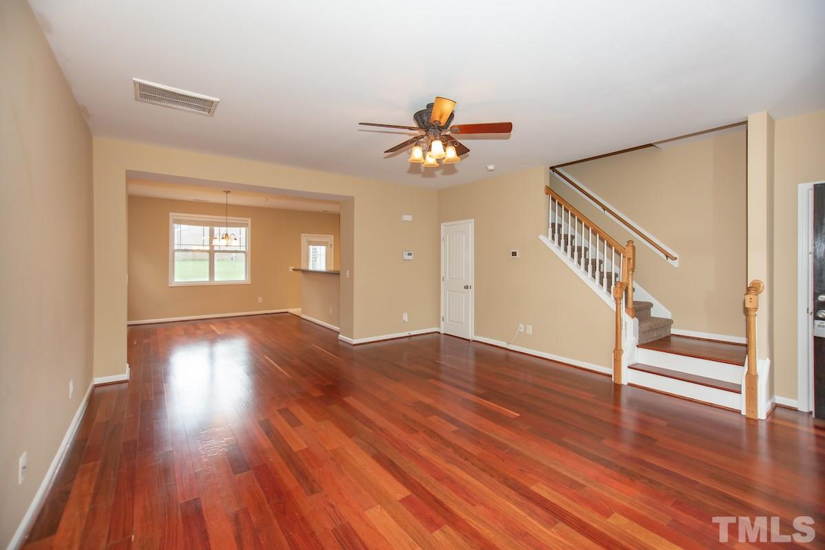 160 Pineland Circle Raleigh, NC 27606 - Photo 4 of 25