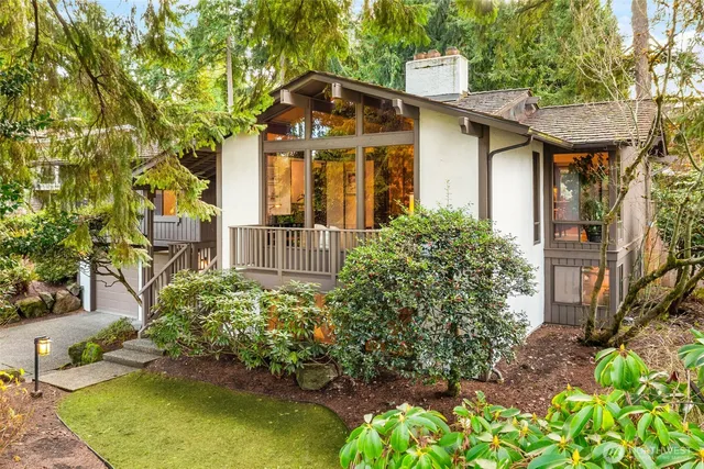$2,099,950 | 7445 86th Avenue Southeast, Mercer Island, WA 98040