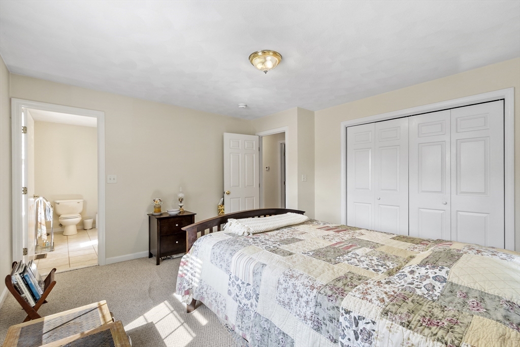 64 Harrison Avenue Wakefield, MA 01880 - Photo 12 of 37