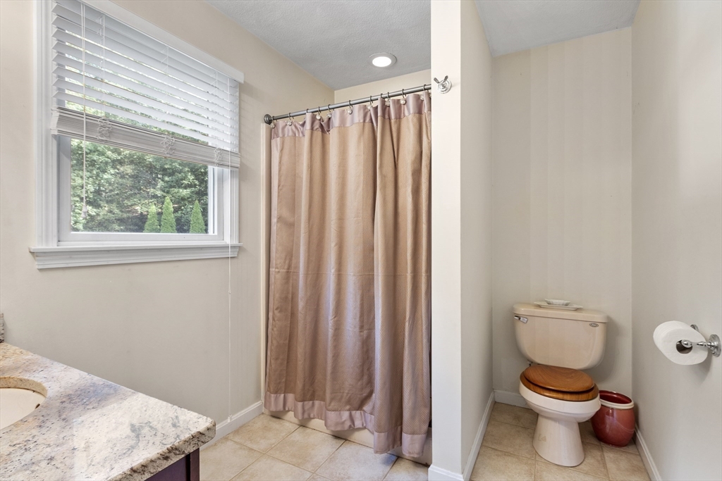 64 Harrison Avenue Wakefield, MA 01880 - Photo 19 of 37