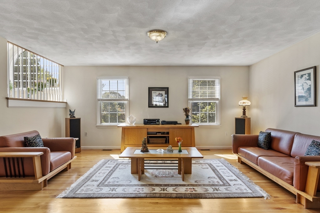 64 Harrison Avenue Wakefield, MA 01880 - Photo 3 of 37