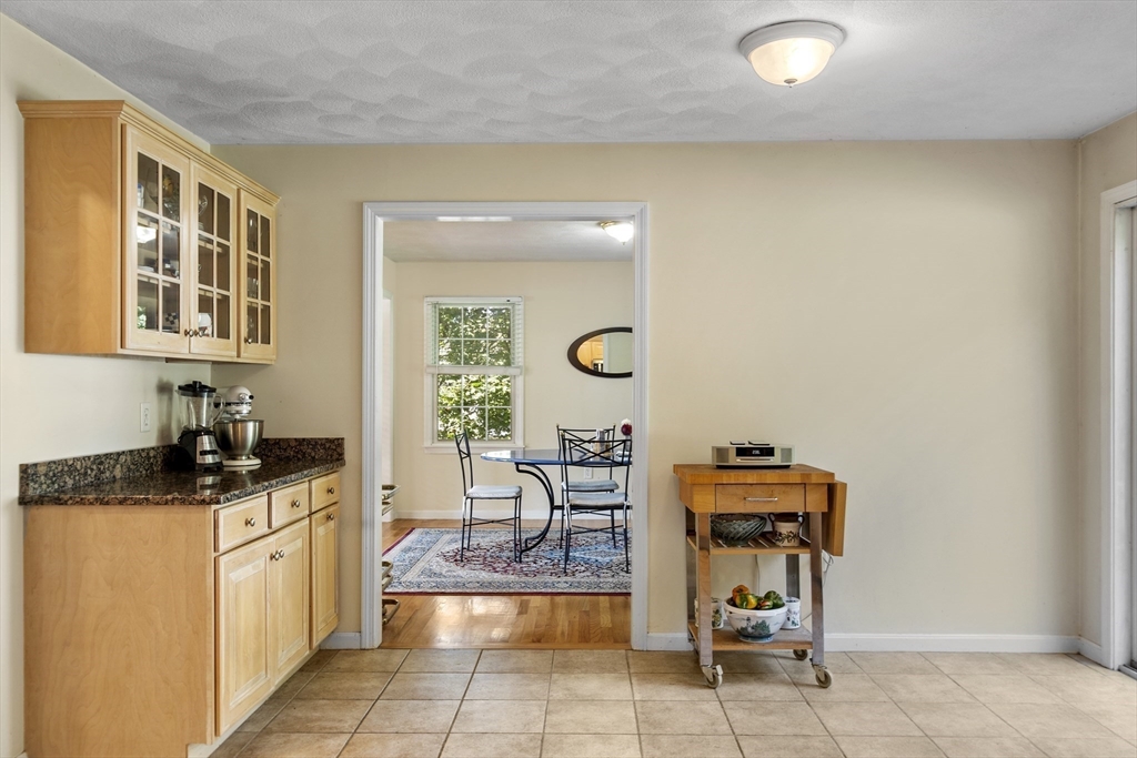 64 Harrison Avenue Wakefield, MA 01880 - Photo 7 of 37