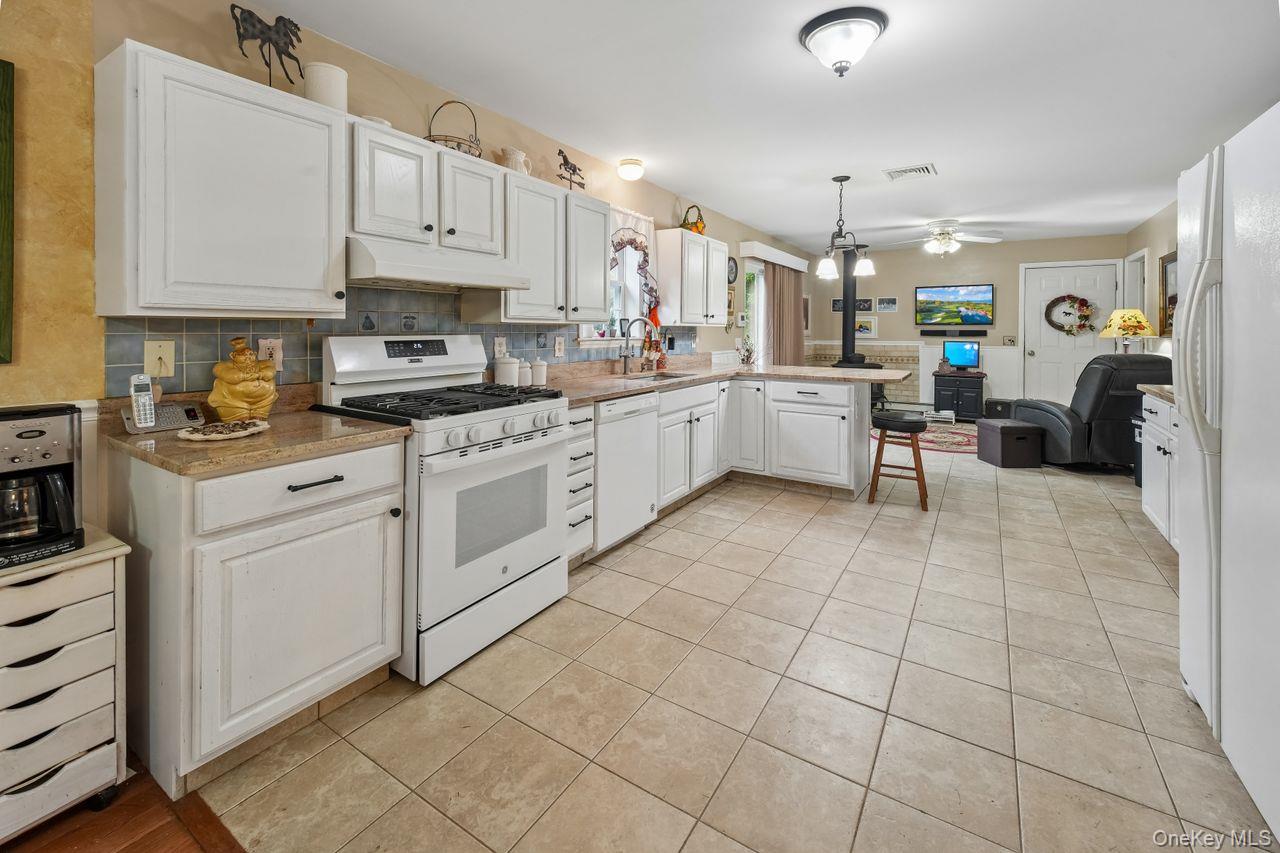 131 King Road Middletown, NY 10941 - Photo 7 of 39 Gallery Image 7