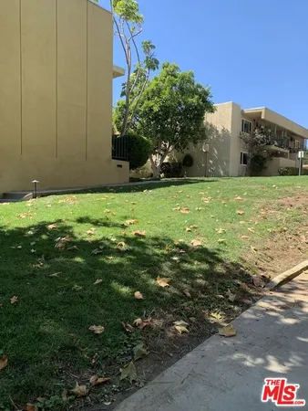 $3,200 | 11138 Aqua Vista Street, Unit 60, North Hollywood, CA 91602