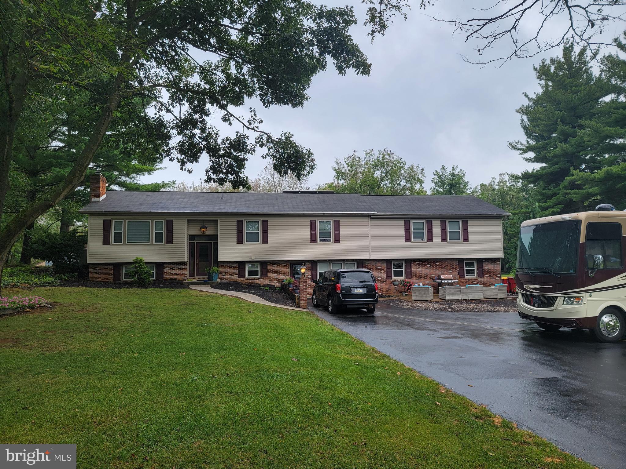527 Springfield Road Shippensburg, PA 17257 - Photo 2 of 2 Gallery Image 2