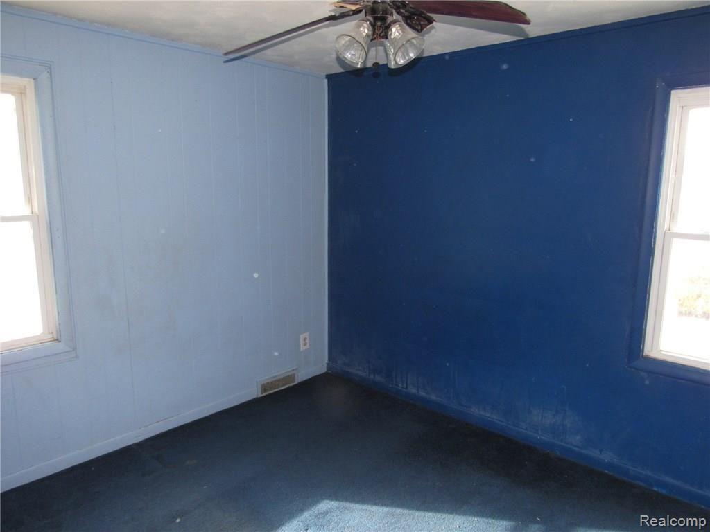 7260 Stephens Road Center Line, MI 48015 - Photo 33 of 40 7260 STEPHENS CENTERLINE (116).JPG