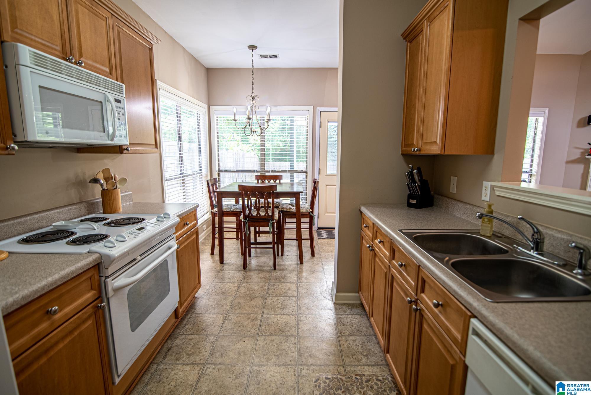 720 Forest Lakes Drive Sterrett, AL 35147 - Photo 9 of 22