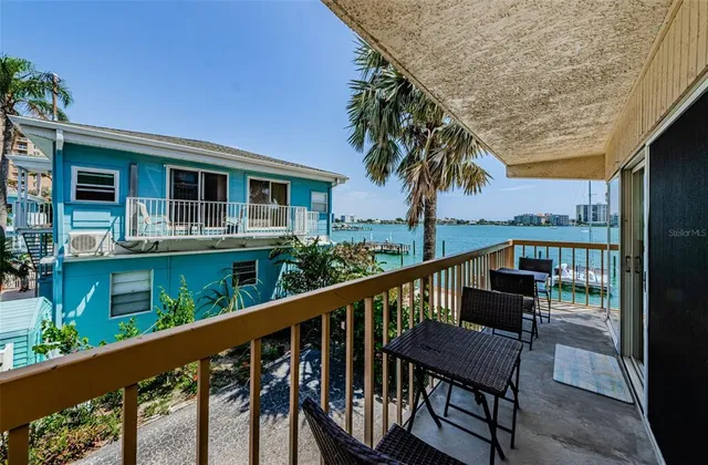 $1,324,000 | 479 East Shore Drive, Unit 8, Clearwater, FL 33767