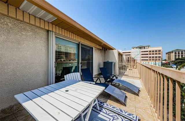 $1,324,000 | 479 East Shore Drive, Unit 8, Clearwater, FL 33767