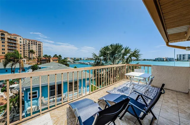 $1,324,000 | 479 East Shore Drive, Unit 8, Clearwater, FL 33767