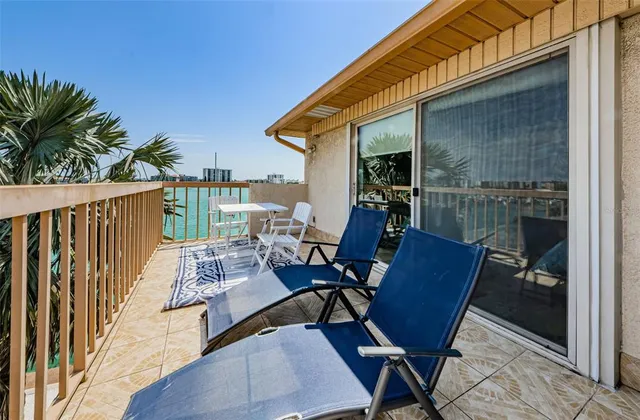 $1,324,000 | 479 East Shore Drive, Unit 8, Clearwater, FL 33767