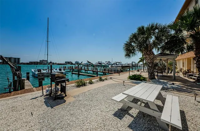 $1,324,000 | 479 East Shore Drive, Unit 8, Clearwater, FL 33767