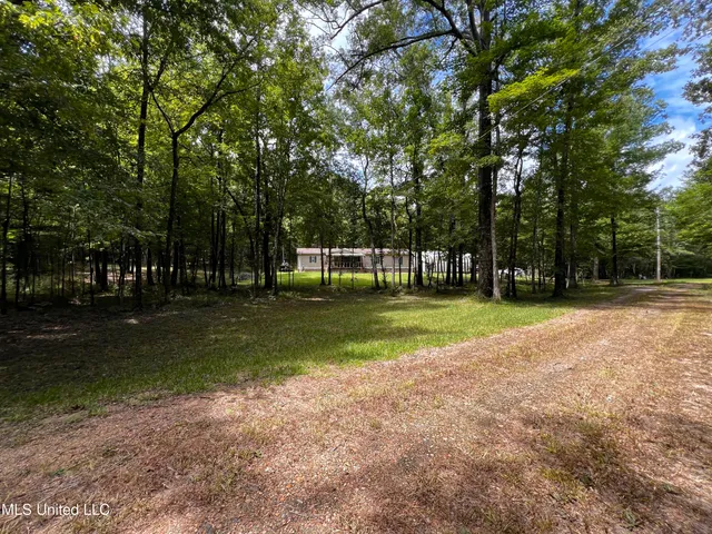$219,000 | 7511 Midway Road, Raymond, MS 39154