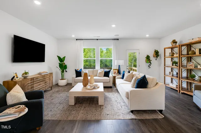 $369,999 | 638 Macmillan Way, Knightdale, NC 27545