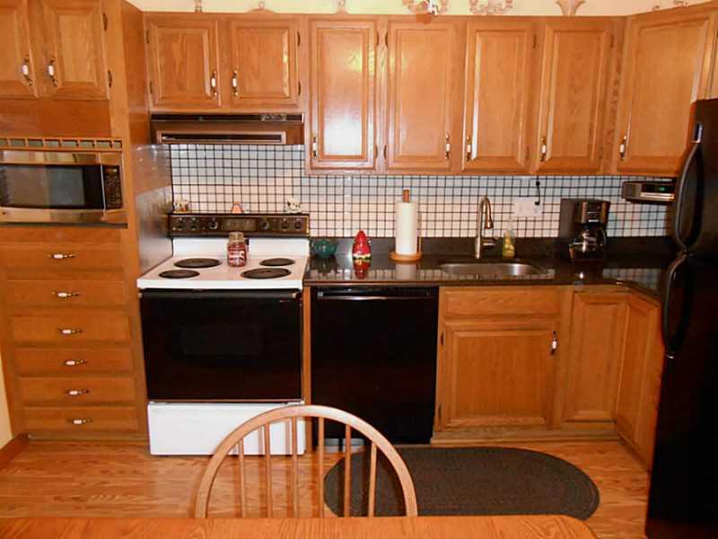 81 Old York Road Washington, PA 15301 - Photo 5 of 15 Kitchen.