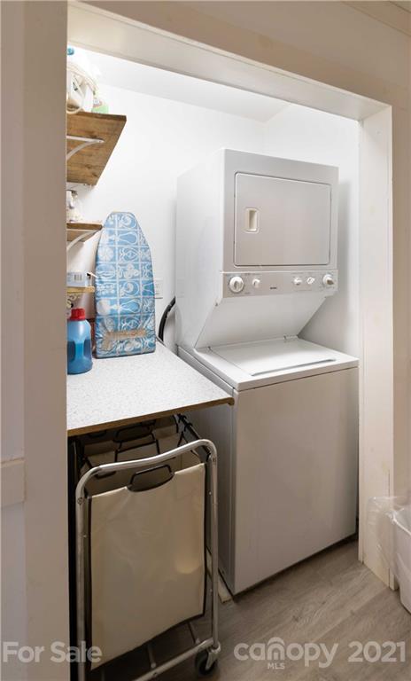 39 Baileys Peak Road Spruce Pine, NC 28777 - Photo 25 of 47 a utility room with dryer and washer