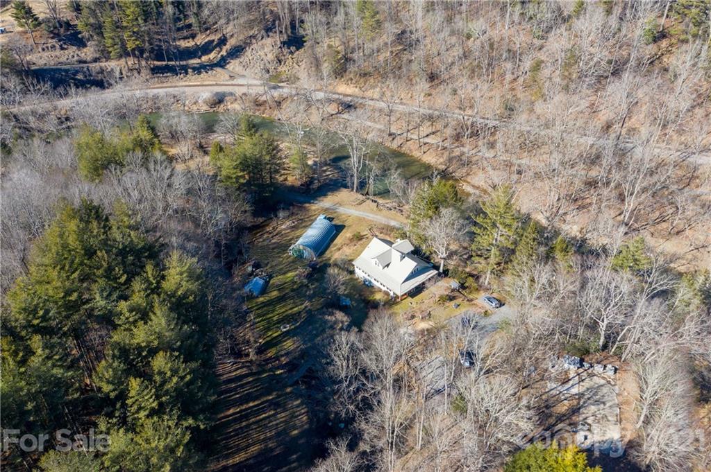 39 Baileys Peak Road Spruce Pine, NC 28777 - Photo 45 of 47 a view of outdoor space and a yard