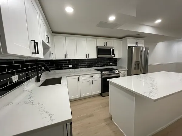 $1,700 | 1829 South Kedzie Avenue, Unit G, Chicago, IL 60623