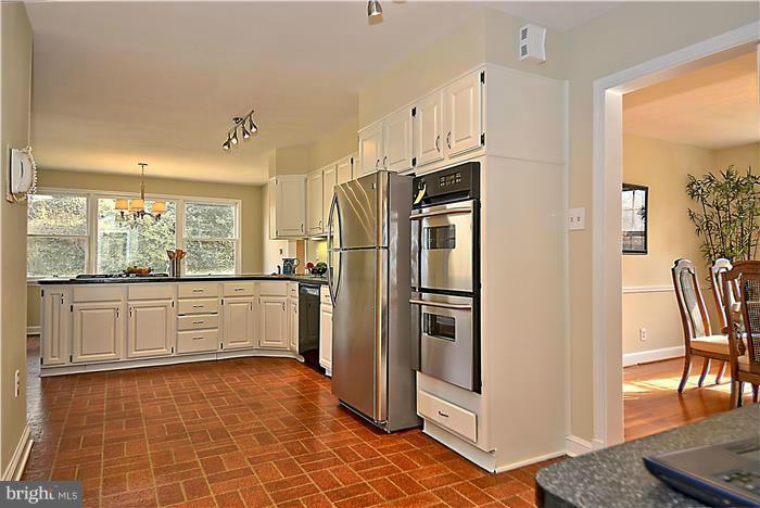 414 Mansfield Road Silver Spring, MD 20910 - Photo 9 of 27 Kitchen