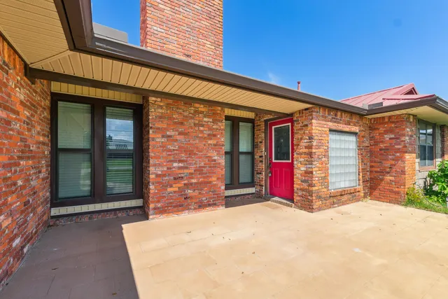 a view of a house with an outdoor space