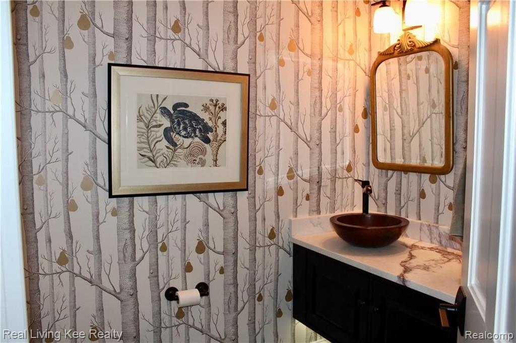 5879 Murfield Drive Rochester, MI 48306 - Photo 13 of 37