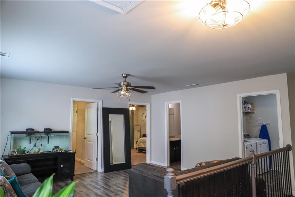 402 Mulberry Row Atlanta, GA 30354 - Photo 11 of 17 a living room with furniture