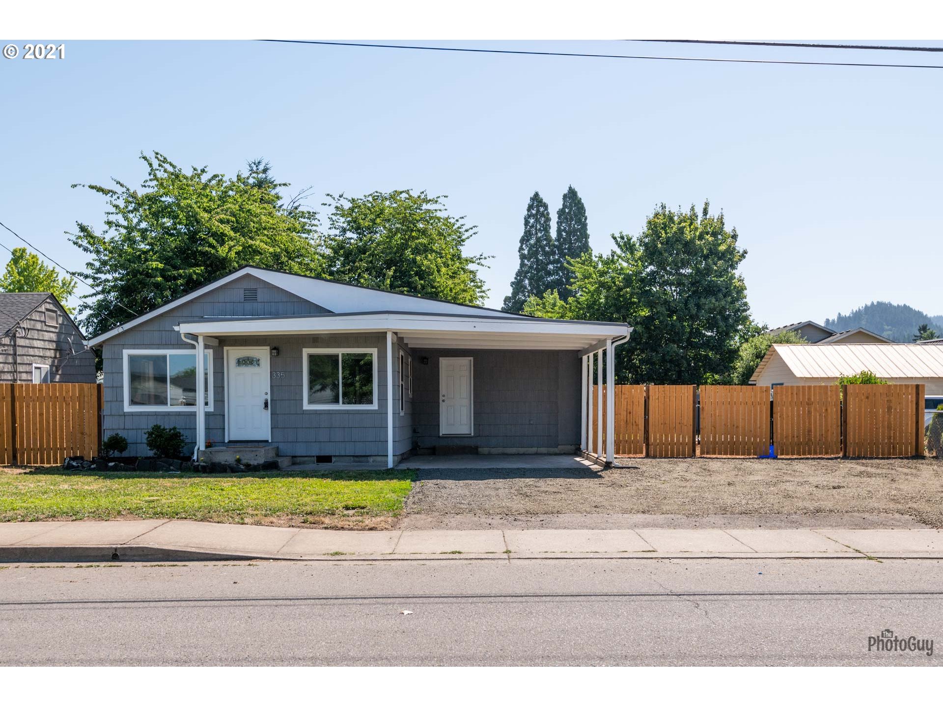 335 North 51st Street Springfield, OR 97478 - Photo 1 of 31