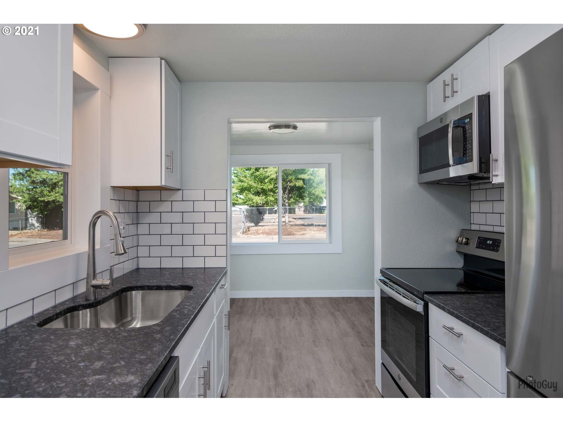 335 North 51st Street Springfield, OR 97478 - Photo 11 of 31